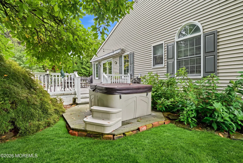 251 Hamiltonian Drive Middletown, NJ 07701