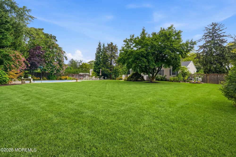 251 Hamiltonian Drive Middletown, NJ 07701