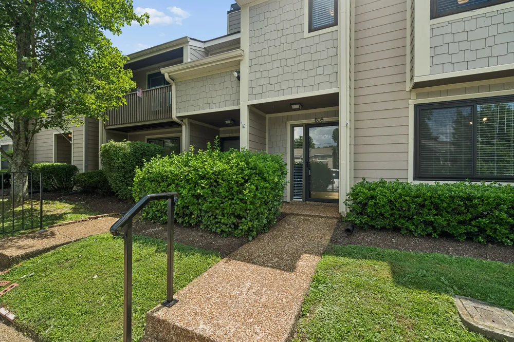 608 Barlin Drive Nashville, TN 37221
