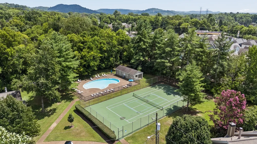 608 Barlin Drive Nashville, TN 37221