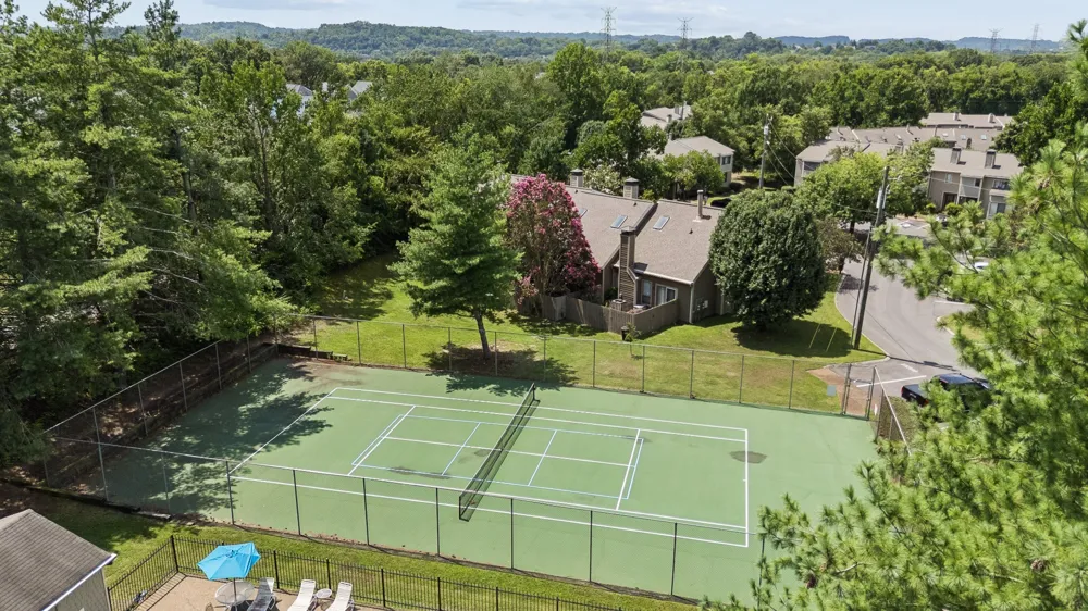 608 Barlin Drive Nashville, TN 37221