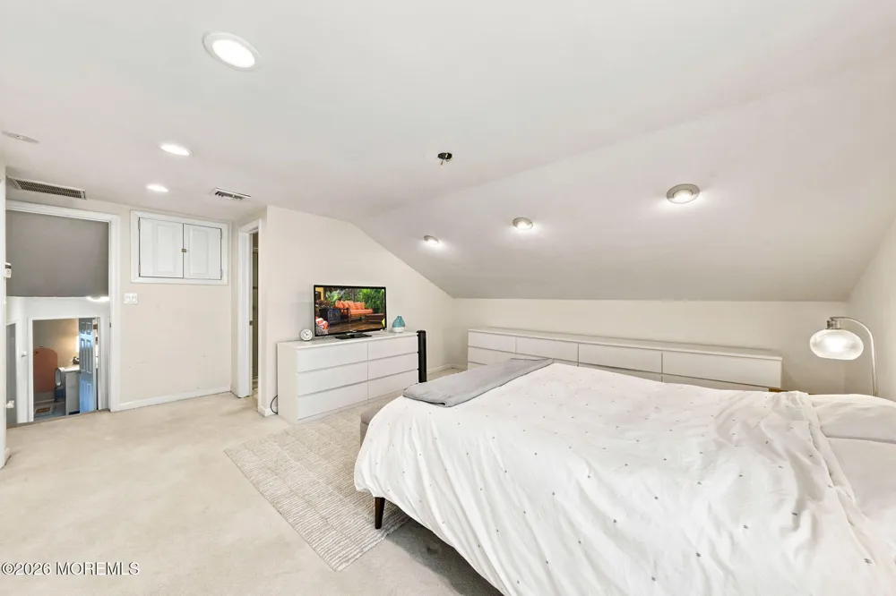9 Meyer Road Edison, NJ 08817