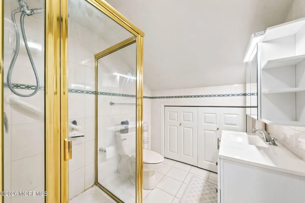 9 Meyer Road Edison, NJ 08817
