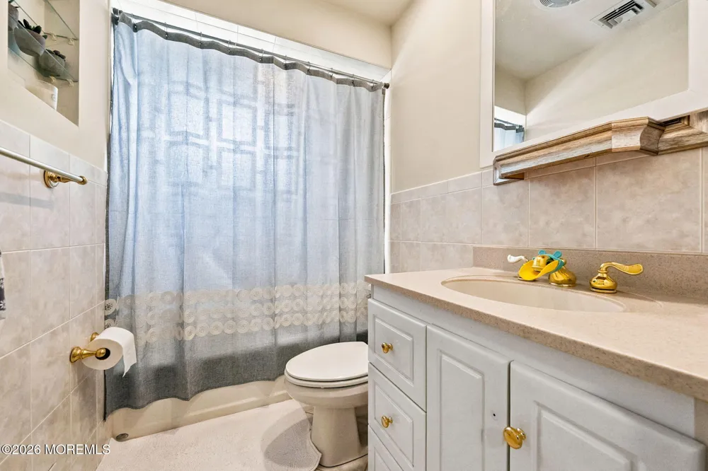 9 Meyer Road Edison, NJ 08817