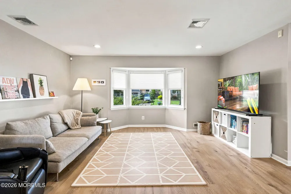 9 Meyer Road Edison, NJ 08817