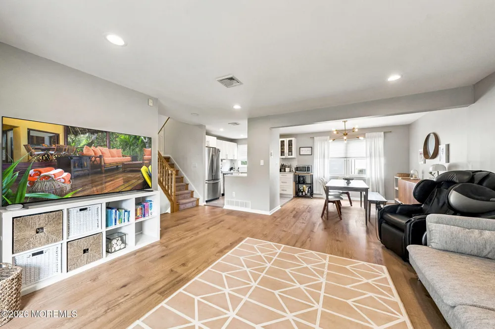 9 Meyer Road Edison, NJ 08817