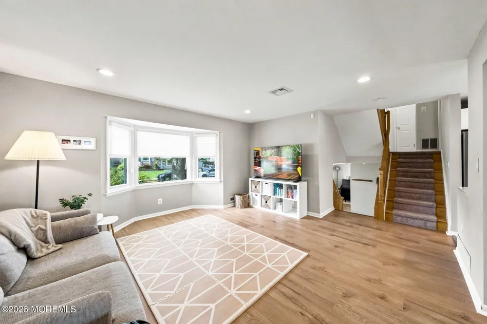 9 Meyer Road Edison, NJ 08817