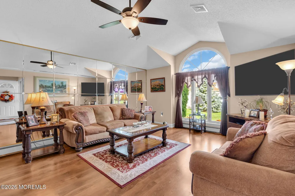 31 Swindon Court Toms River, NJ 08757