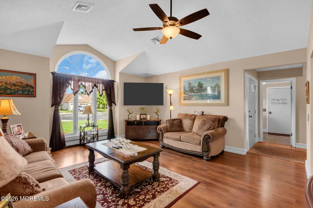 31 Swindon Court Toms River, NJ 08757