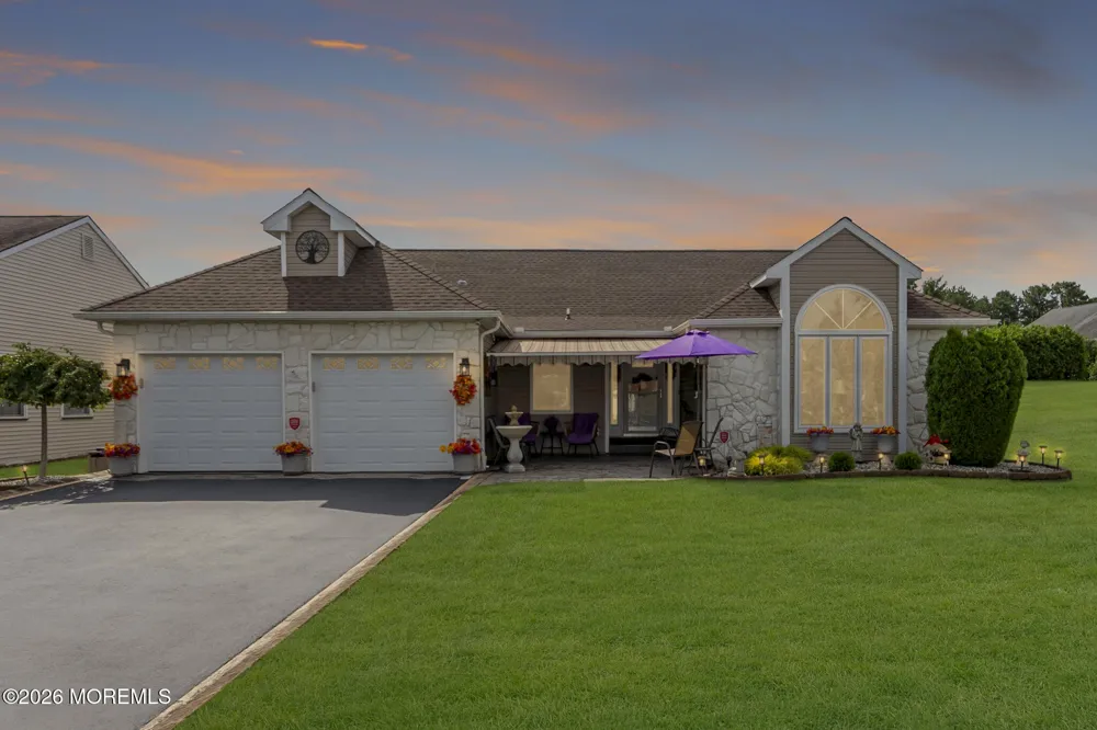 31 Swindon Court Toms River, NJ 08757