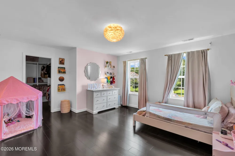 23 Parkside Drive Jackson, NJ 08527