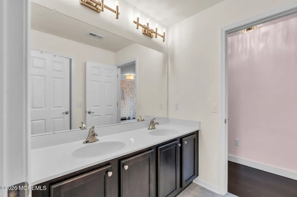 23 Parkside Drive Jackson, NJ 08527