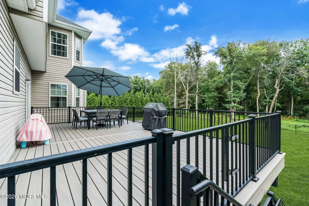 23 Parkside Drive Jackson, NJ 08527