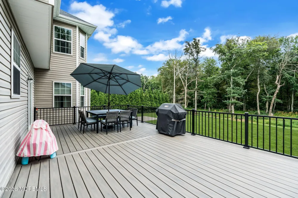 23 Parkside Drive Jackson, NJ 08527