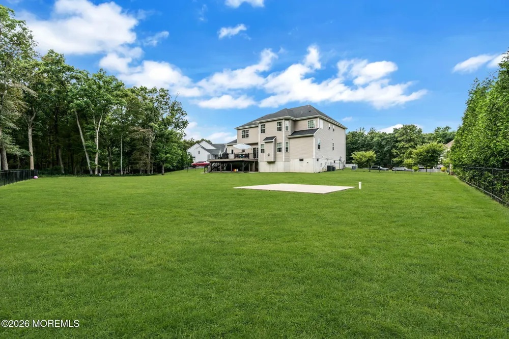 23 Parkside Drive Jackson, NJ 08527
