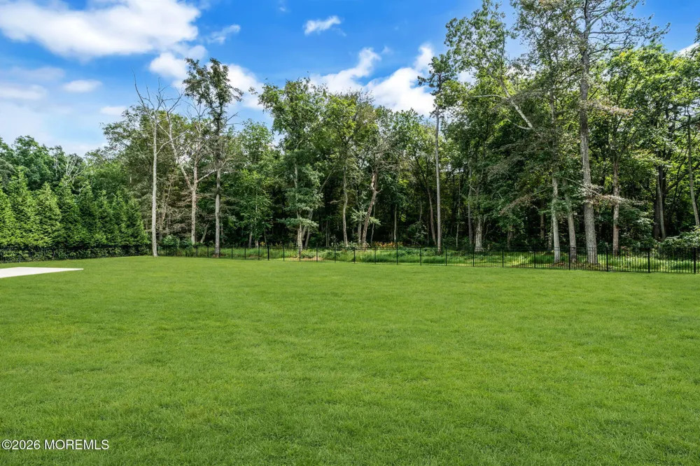 23 Parkside Drive Jackson, NJ 08527