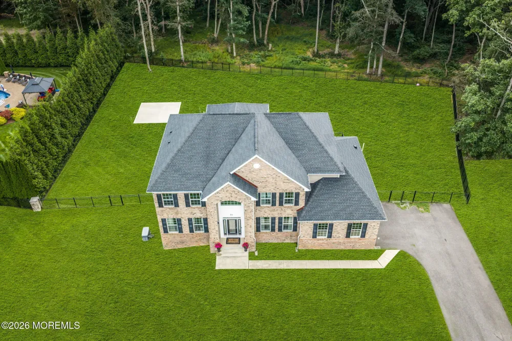 23 Parkside Drive Jackson, NJ 08527