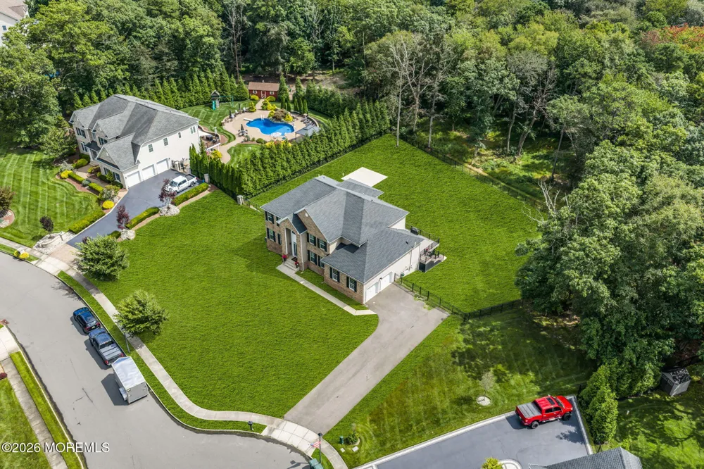 23 Parkside Drive Jackson, NJ 08527
