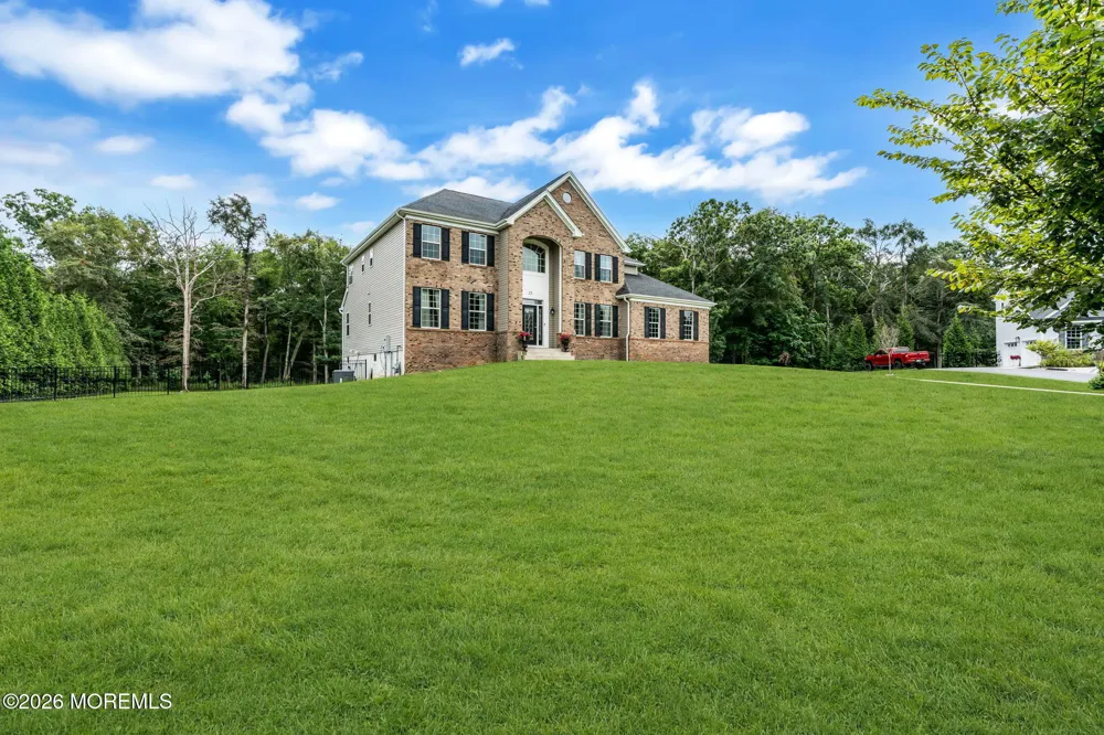 23 Parkside Drive Jackson, NJ 08527
