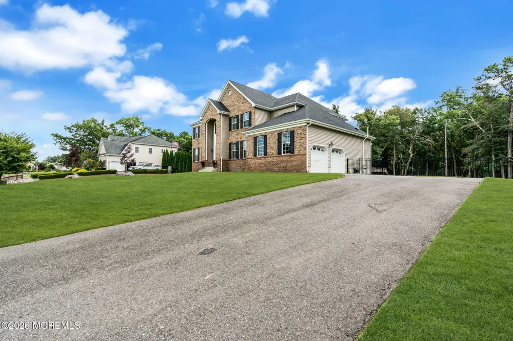 23 Parkside Drive Jackson, NJ 08527