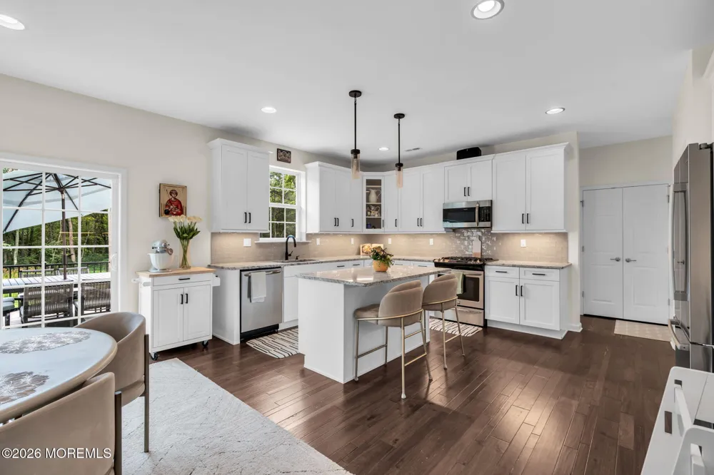 23 Parkside Drive Jackson, NJ 08527
