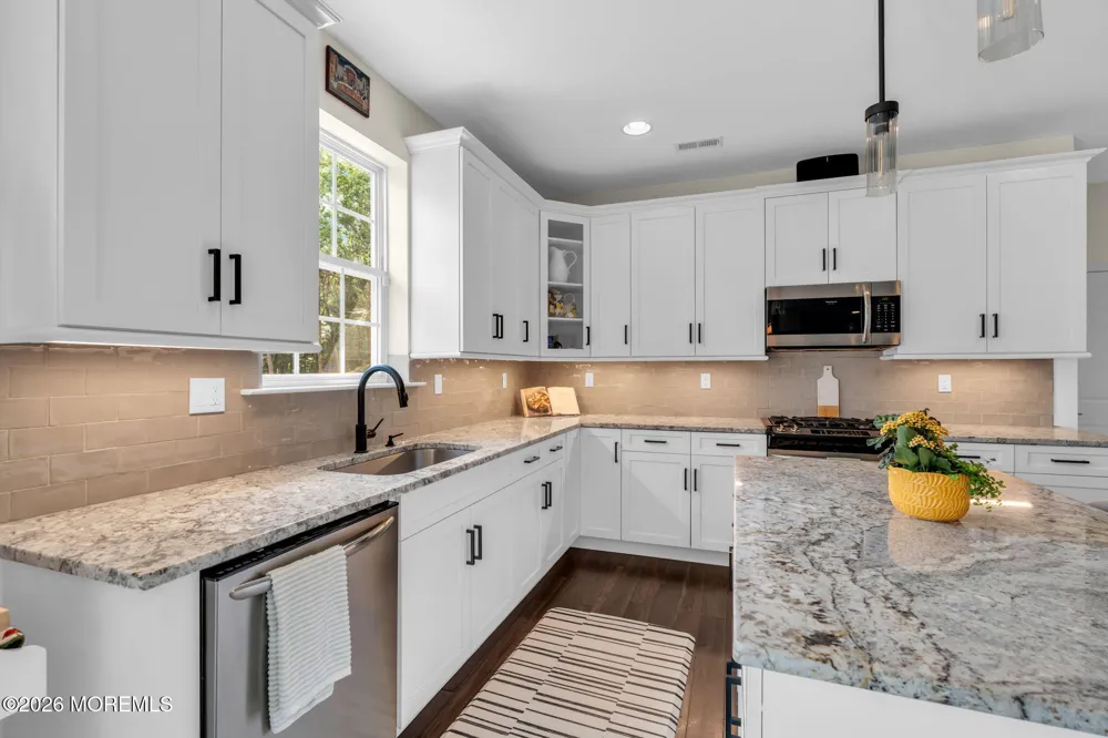 23 Parkside Drive Jackson, NJ 08527