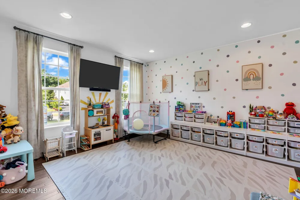 23 Parkside Drive Jackson, NJ 08527