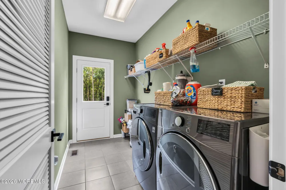 23 Parkside Drive Jackson, NJ 08527