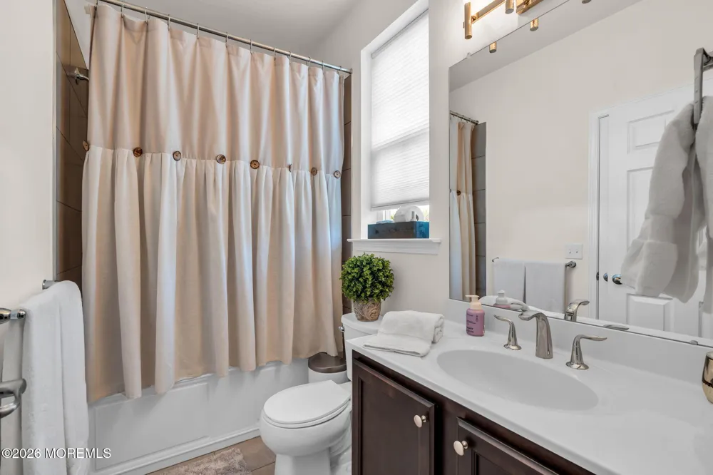 23 Parkside Drive Jackson, NJ 08527