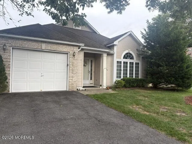 8 Llewellyn Court Jackson, NJ 08527