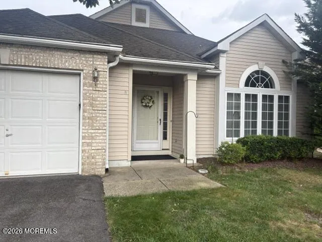 8 Llewellyn Court Jackson, NJ 08527
