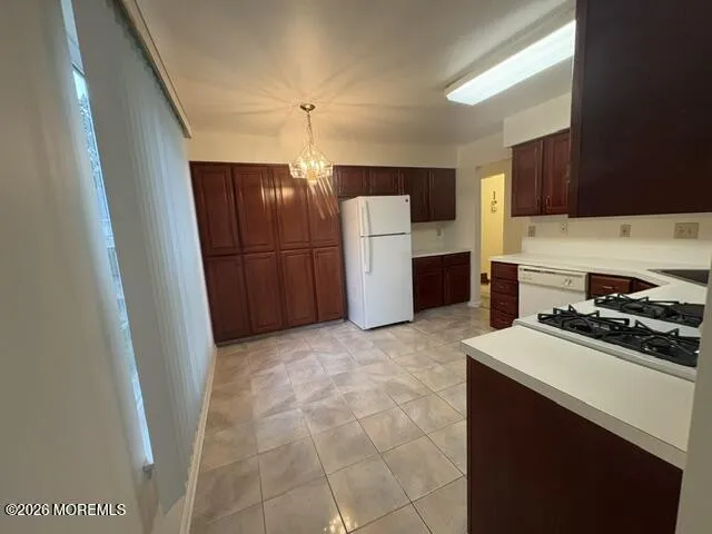 8 Llewellyn Court Jackson, NJ 08527