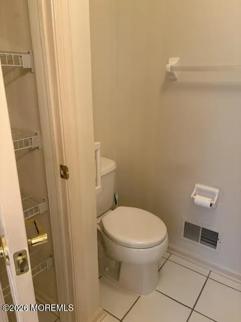 8 Llewellyn Court Jackson, NJ 08527