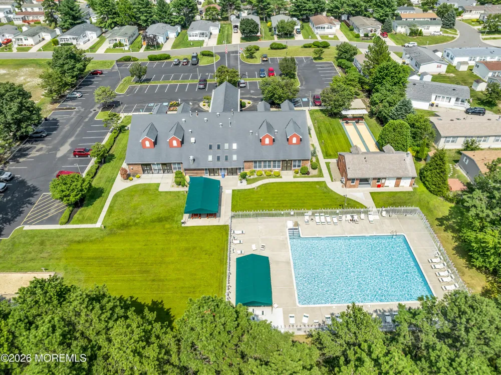 610 Walden Way Whiting, NJ 08759
