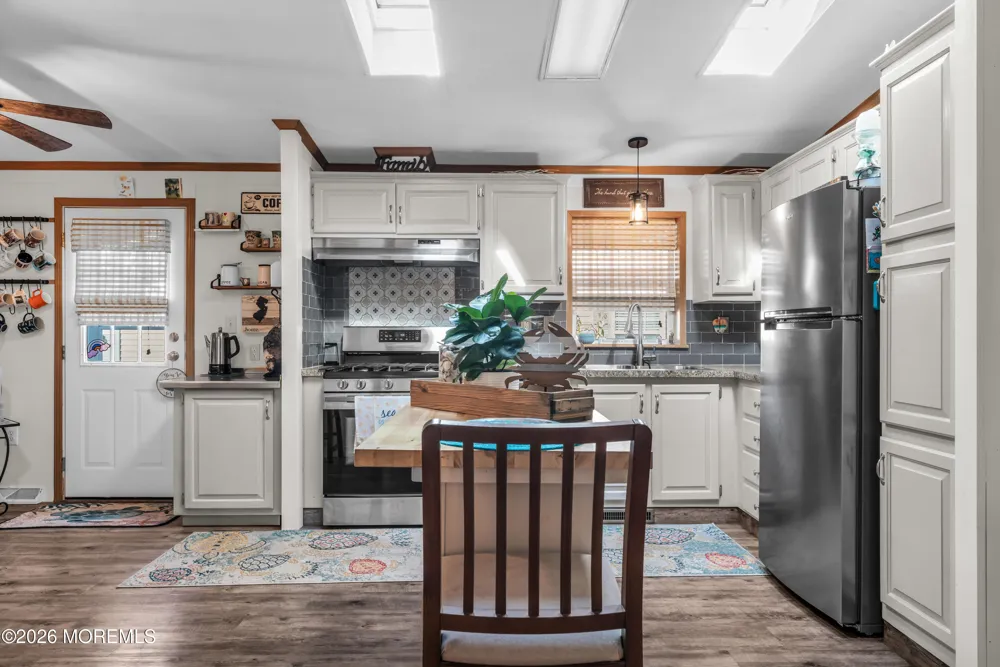 610 Walden Way Whiting, NJ 08759