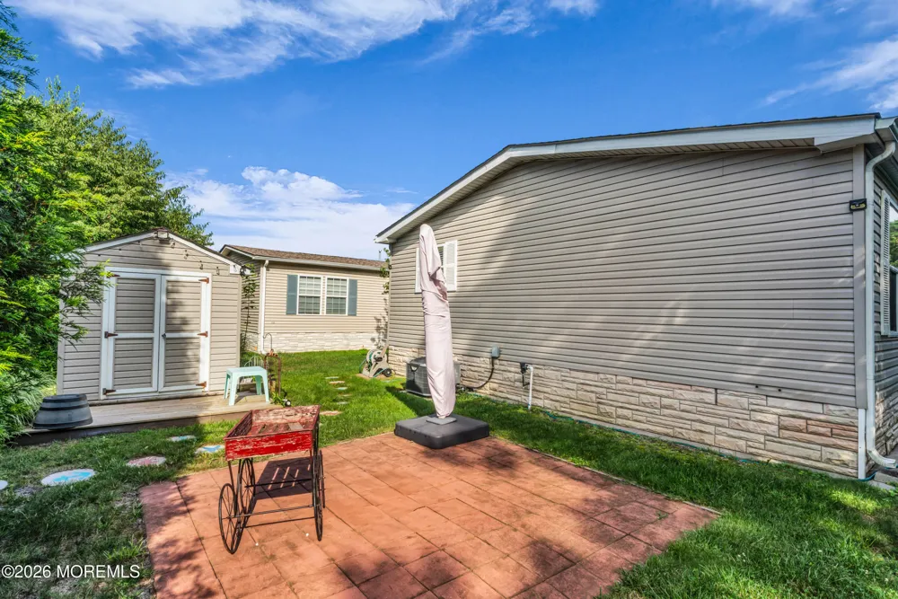 610 Walden Way Whiting, NJ 08759