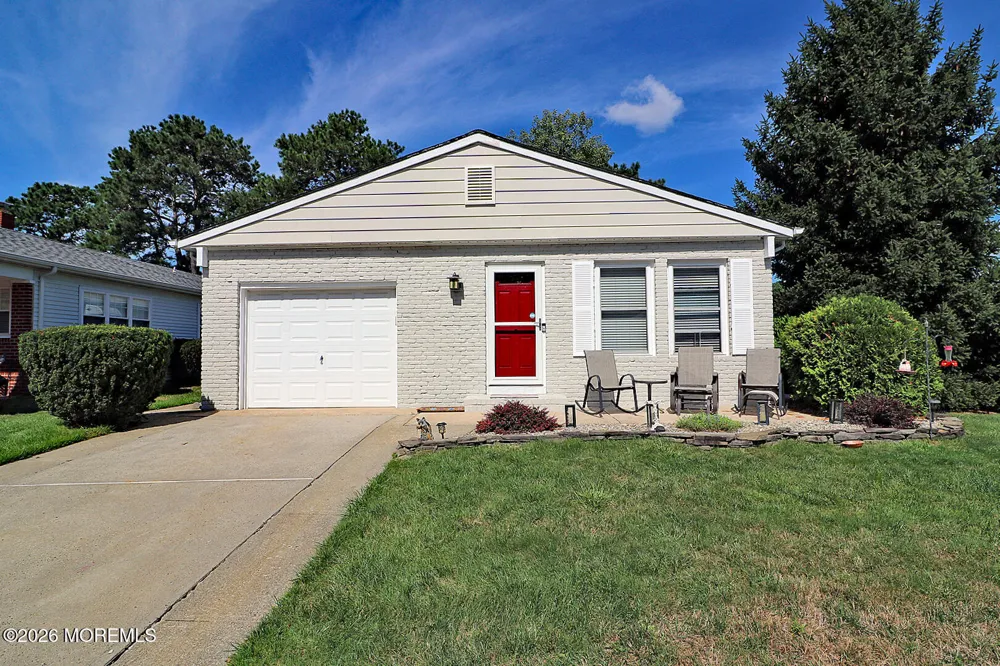 31 Buena Visa Drive Toms River, NJ 08757