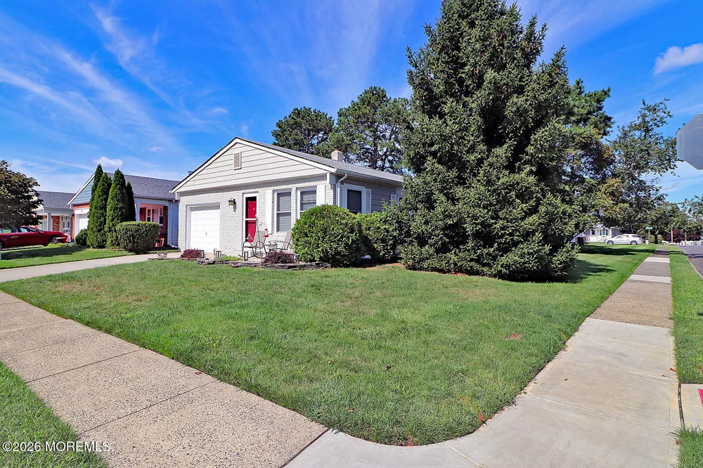 31 Buena Visa Drive Toms River, NJ 08757