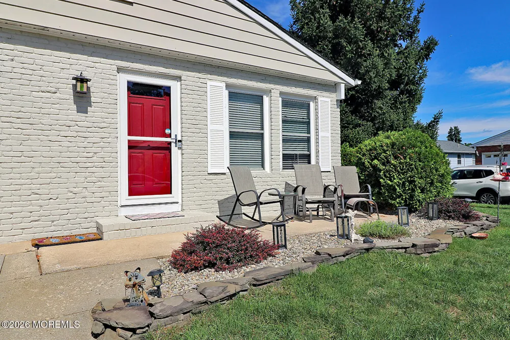 31 Buena Visa Drive Toms River, NJ 08757