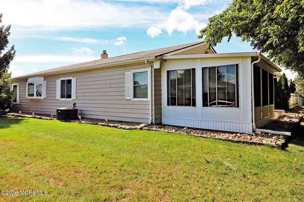 31 Buena Visa Drive Toms River, NJ 08757