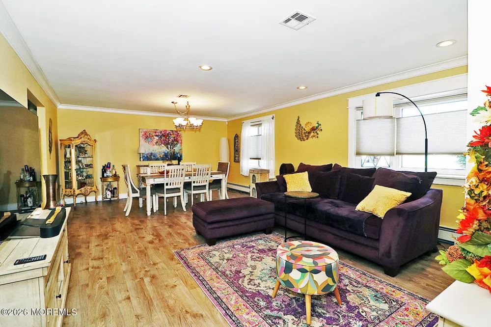 31 Buena Visa Drive Toms River, NJ 08757