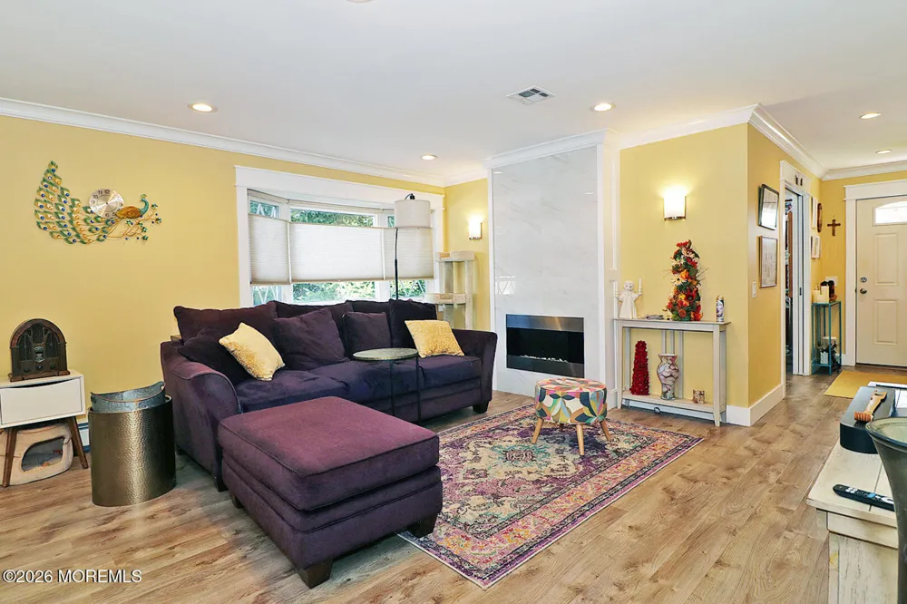 31 Buena Visa Drive Toms River, NJ 08757