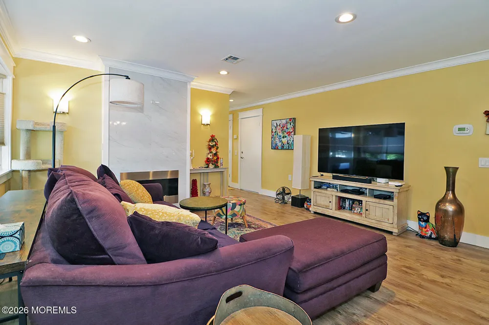 31 Buena Visa Drive Toms River, NJ 08757