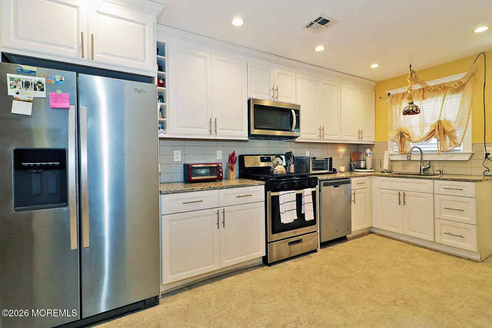 31 Buena Visa Drive Toms River, NJ 08757