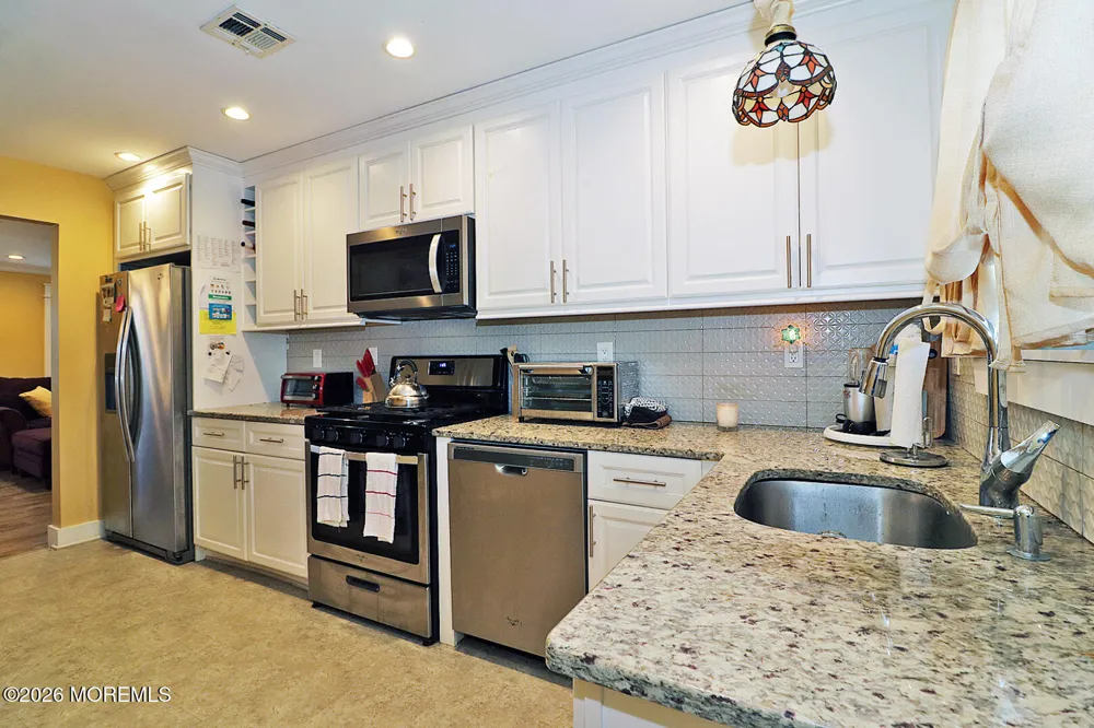 31 Buena Visa Drive Toms River, NJ 08757