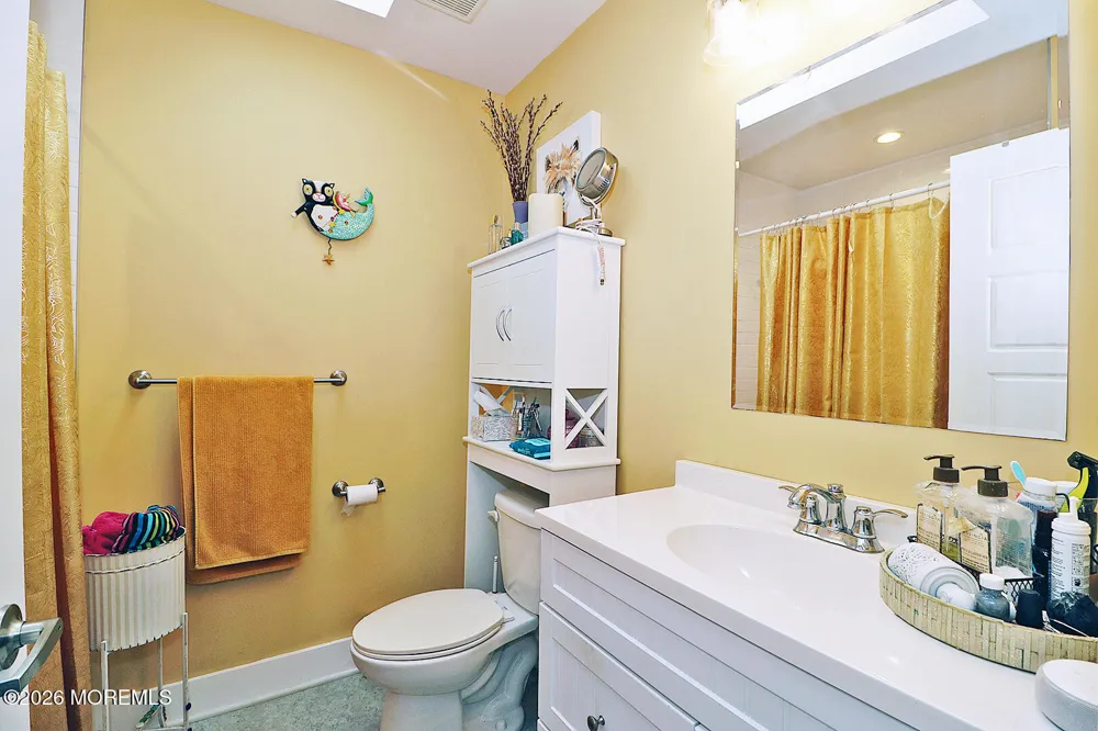 31 Buena Visa Drive Toms River, NJ 08757