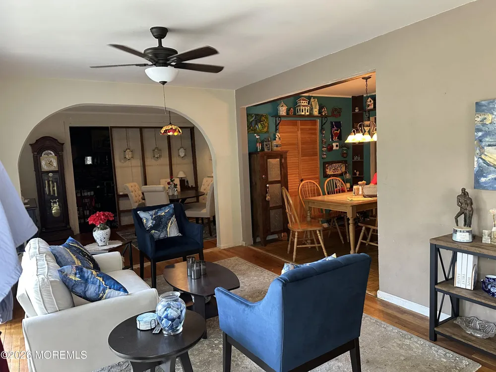 8 Western Drive Howell, NJ 07731