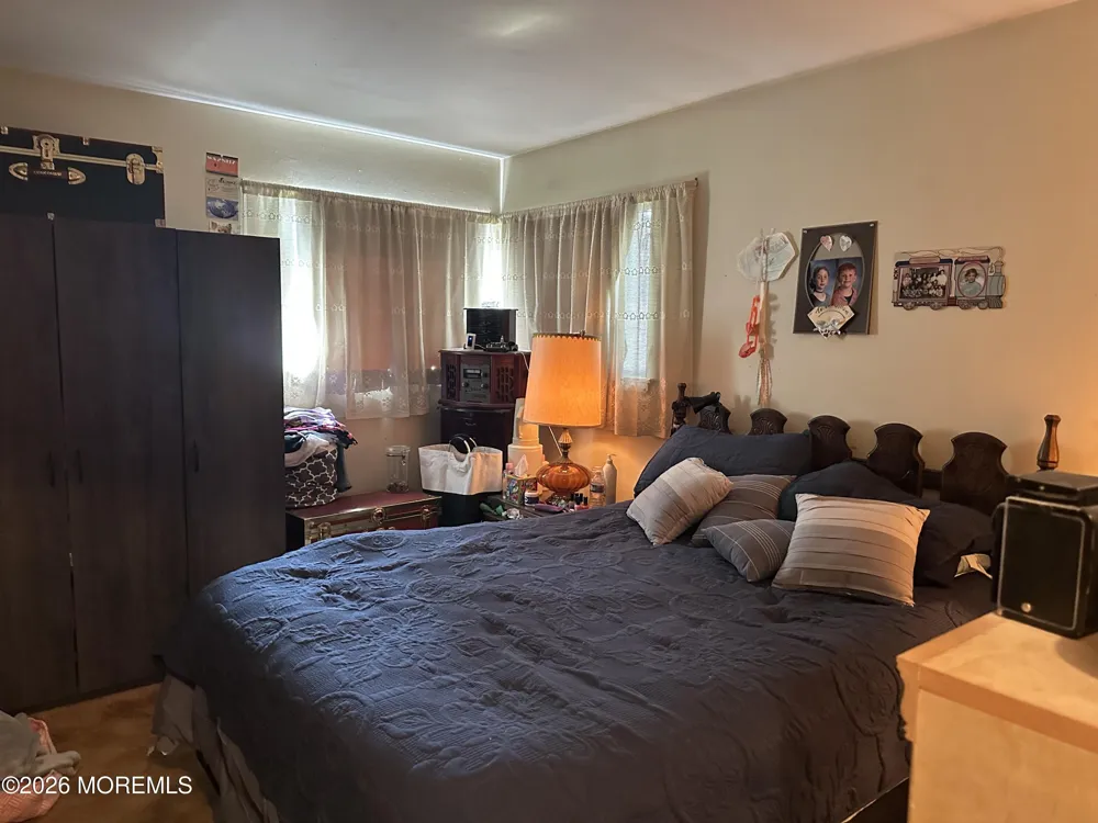 8 Western Drive Howell, NJ 07731