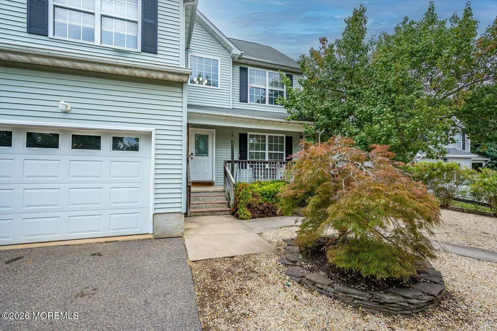 27 Lena Lane Bayville, NJ 08721