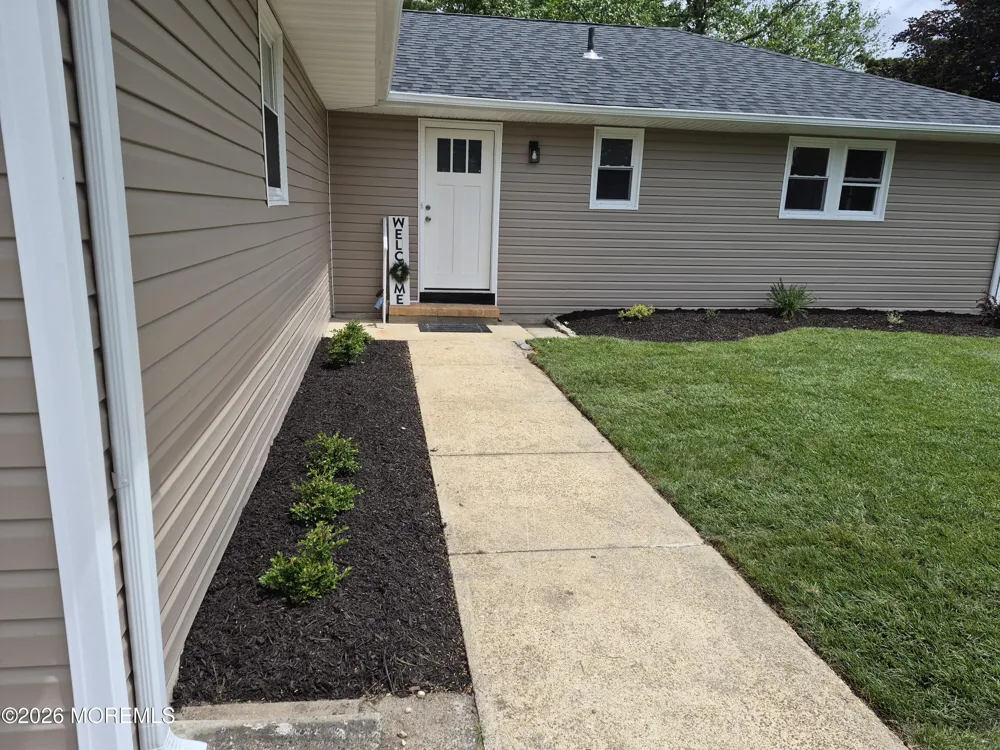 34 Barbuda Street Toms River, NJ 08757